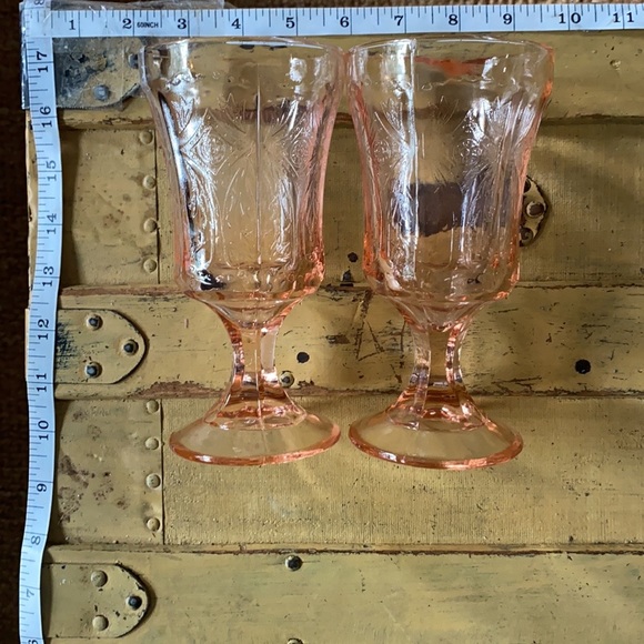 VINTAGE BLUSH PINK CARNIVAL GLASS GOBLET GLASS SET - Picture 3 of 11